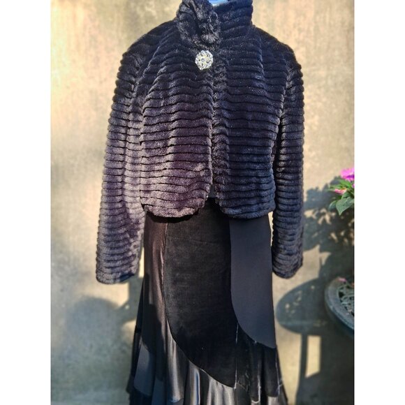 Melanie Lynn Faux Fur Jacket with Crystal broach Button XL - Picture 3 of 8